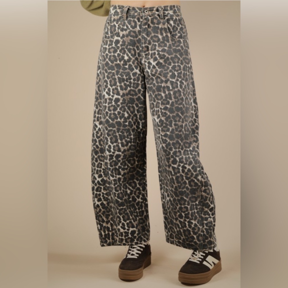 Very J Leopard Print Wide Leg Jeans